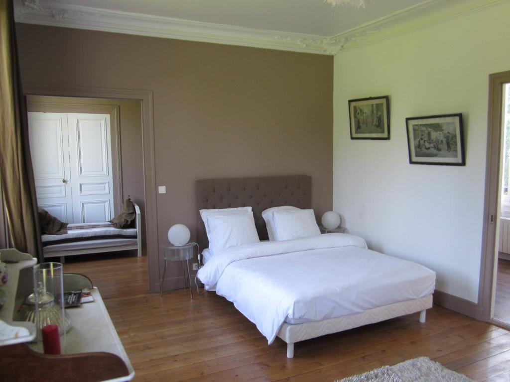 Chateau De Bertreville Bed and Breakfast Habitación foto